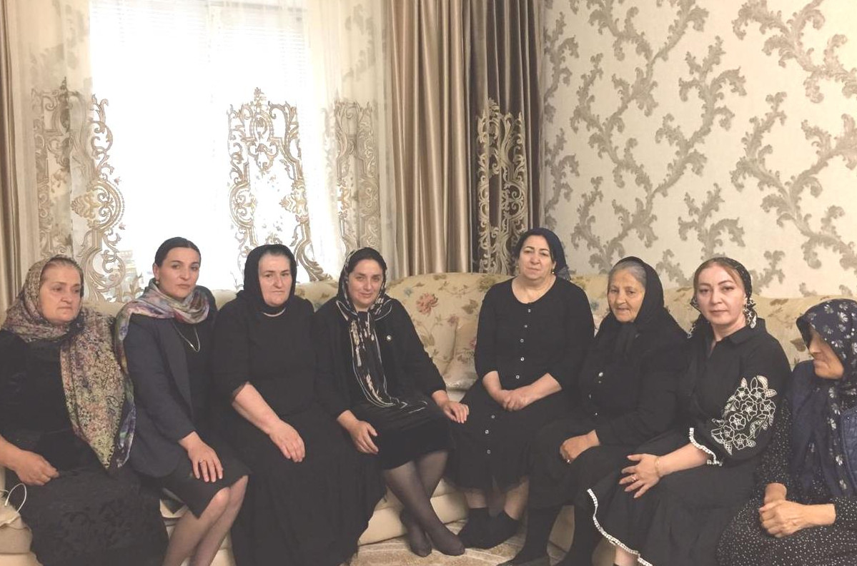 Сотрудники Комплексного центра Дахадаевского района посетили вернувшихся из хаджа матерей погибших в СВО военнослужащих